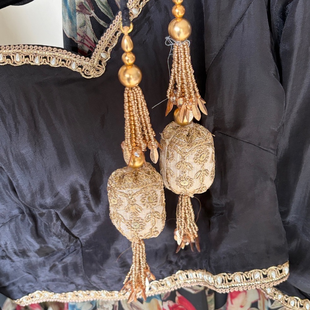 Brand new with 2 tops Black and Gold Floral Outfit lehengas Dupatta 4 piece set - Picture 7 of 13